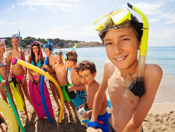 Portrait Boy Snorkeling Mask Stand Group Friends Kids Boys Girls — Stock Photo, Image