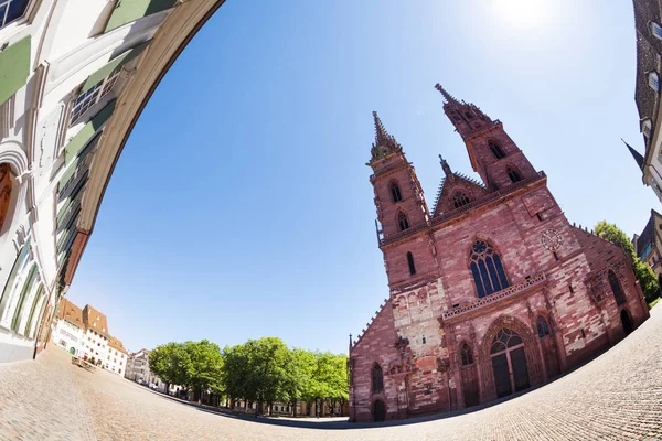 Fish Eye Foto Van Rode Zandsteen Kathedraal Basel Munster Tegen — Stockfoto