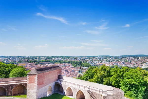 Beautiful Cityscape Besancon Defensive Wall Tower Famous Citadel Foreground Summer — Stock Photo, Image