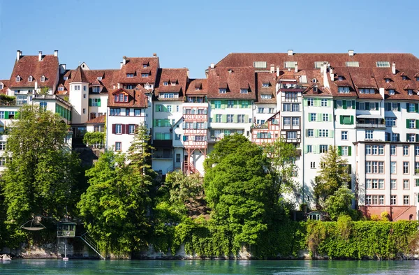 Architektur Der Baseler Uferpromenade Bei Sonnigem Wetter Schweiz — Stockfoto