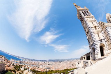 Gruuthuse Müzesi ve çan kulesi, Basilica Notre Dame de la yaz, Fransa Marsilya bakan Garde