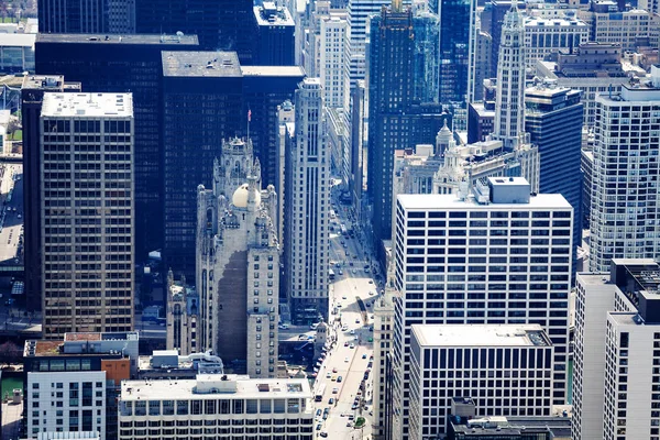Street and skyscrapers in Chicago close crop view — Stock Photo, Image