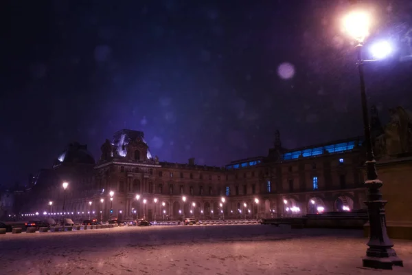 Plaza de Carrousel, París bajo la nieve, noche —  Fotos de Stock