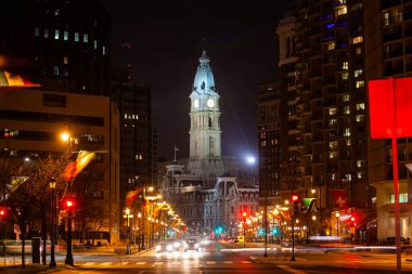 Benjamin Franklin parkway at night to Penn square