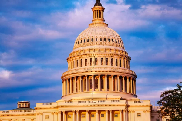Cúpula del edificio del Capitolio de Estados Unidos en Washington DC — Foto de Stock
