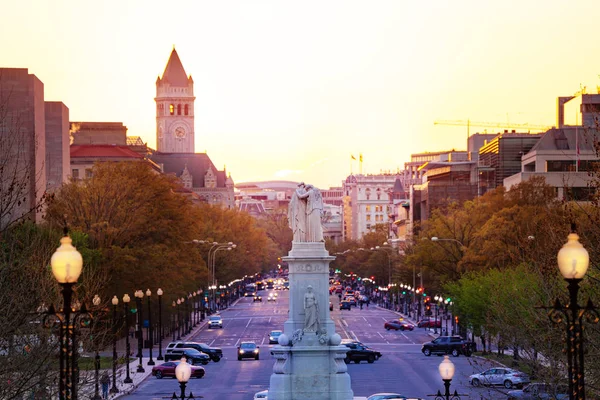 Peace Monument and Pennsylvania Avenue — 图库照片