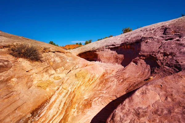 Formações onduladas feitas pela água no deserto, Utah — Fotografia de Stock
