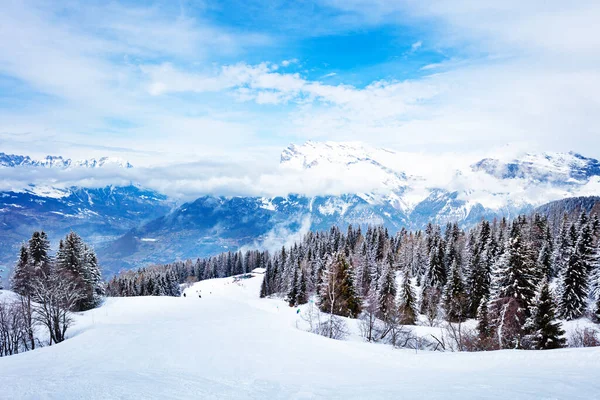 Alpine ski slope in Mont-Blanc Alps mountains view — Stock Photo, Image