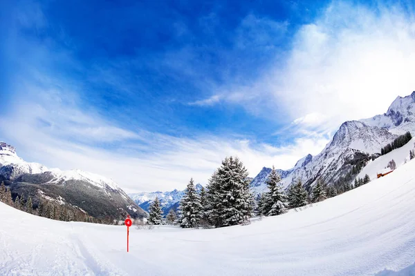 Alpine ski slope and view Mont-Blanc Chamonix Alps — Stock Photo, Image