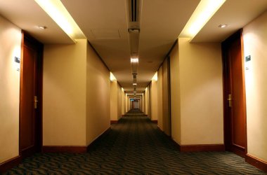 otel uzun perspektif koridor görünümü Odalar