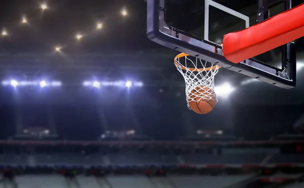 Basketbal Naar Ring Geschoten Een Competitief Duel — Stockfoto