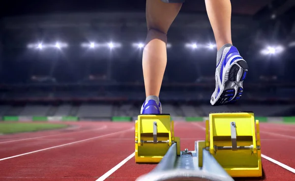 Atleta Sprinter Lançando Partir Linha Início Uma Corrida — Fotografia de Stock