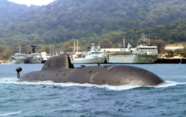 Submarino Naval Submerge Perto Base Marinha — Fotografia de Stock