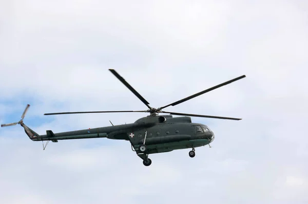 Hélicoptère pendant le défilé militaire — Photo