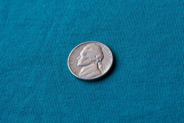 一枚五美分的美国硬币 — 图库照片