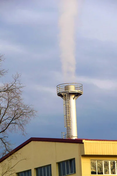 Värme anläggningen skorstenen — Stockfoto