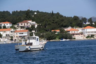 balıkçı teknesi demir attı