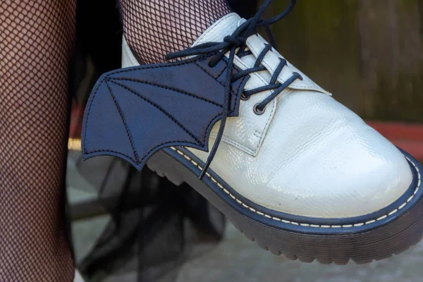 ขาผ งเซ ในรองเท าสไตล โกธ Closeup ของขา ภาพ — ภาพถ่ายสต็อก