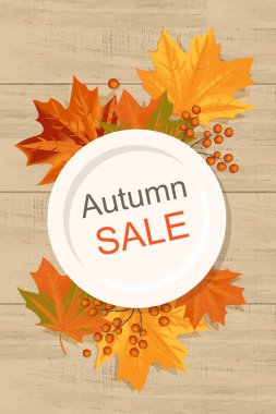 Sarı yapraklar ve ahşap arka plan üzerinde Satılık çerçeve yazı ile sonbahar arka plan.