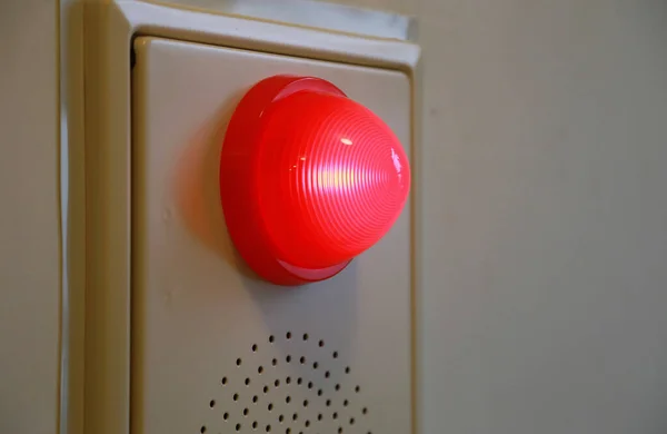 Yangın bilgisi için kırmızı lamba.