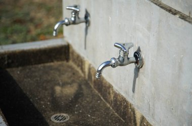 Günün parkının çeşmesinin çeşmesi, güzel zamanlardı.                               