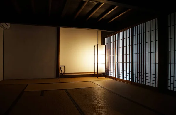 The light which lights up the wall of the room of Japan