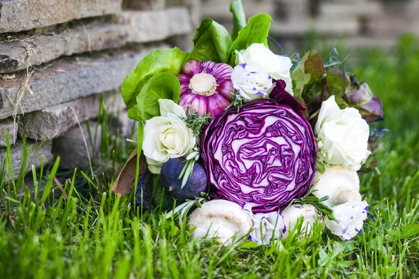 野菜のオリジナルの珍しい食用の花束 — ストック写真