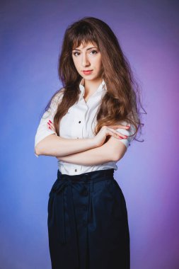  kadın renkli arka plan ile