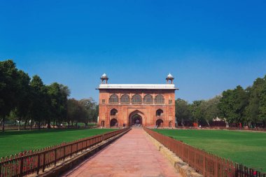 Kırmızı Kale 'deki Naubat Khana. Delhi, Hindistan
