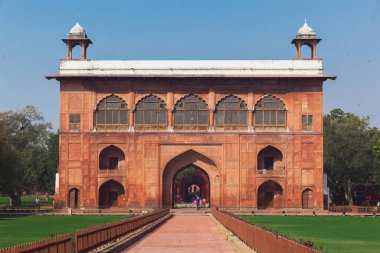 Kırmızı Kale 'deki Naubat Khana. Delhi, Hindistan