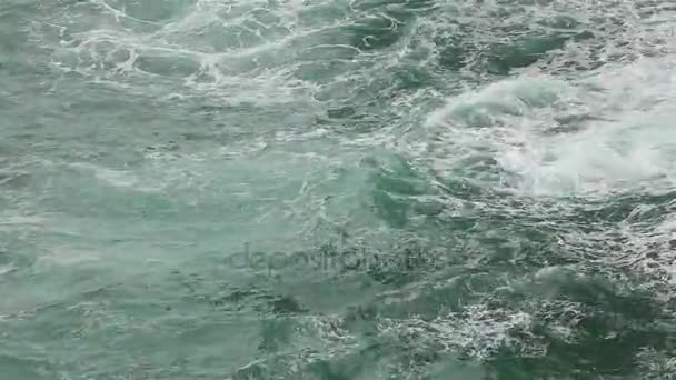 通过海洋波 — 图库视频影像