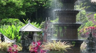 Tirta Gangga çeşme öğesi