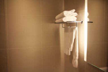 Otel banyo ve havlu