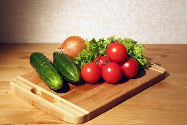 Овочеві інгредієнти на кухні Ліцензійні Стокові Зображення