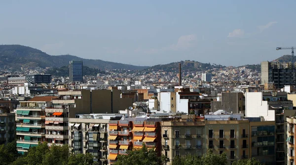 Bostäder tak av Barcelona — Stockfoto