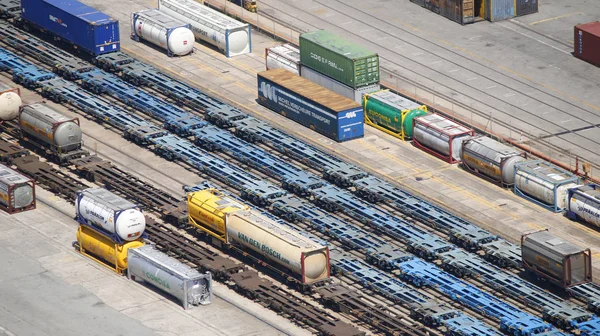 Железнодорожные контейнеры — стоковое фото