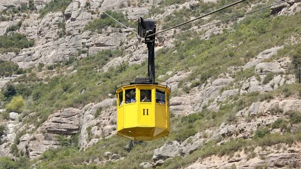 Cableway car with passengers — Stock Photo, Image
