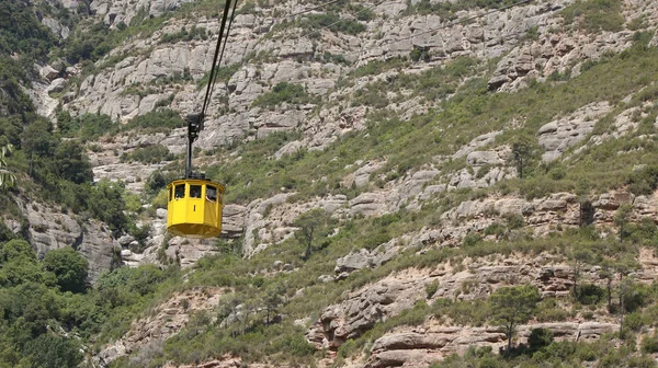 Yellow cableway car — Stock Photo, Image