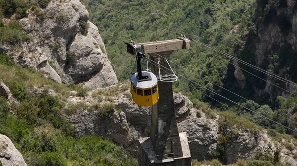 Yellow cableway car top — Stock Photo, Image