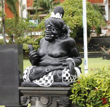 Bali Üniversitesi heykel 2