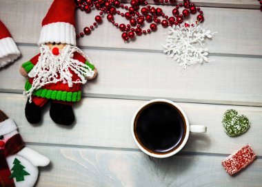 Kahve molası. Noel oyuncaklar yapmak. 