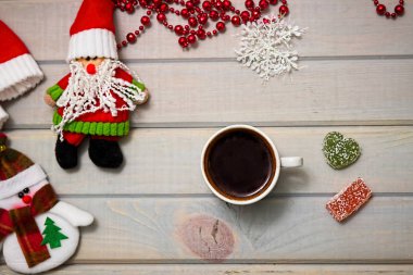 Kahve molası. Noel oyuncaklar yapmak. 