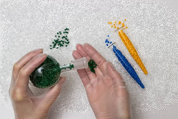 Polimer boya. Renklendirici plastikler için. Pigment granülleri.