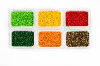 Polimer boya. Renklendirici plastikler için. Pigment granülleri.