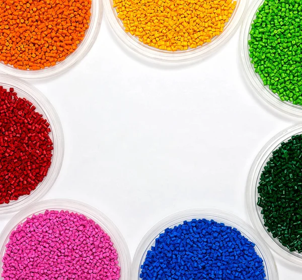 Polymere kleurstof. Kleurstof voor kunststoffen. Pigment in de korrels. — Stockfoto