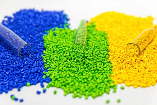 Colorante polimerico. Colorante per materie plastiche. Pigmento nei granuli . — Foto Stock