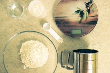 Yoğurma. Pişirme işlemi. Pasta yapma.