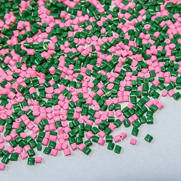 Polymeric dye. Plastic pellets. Colorant for the granules. Polymer