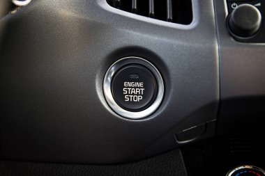Motoru durdur Başlat. Araba Pano. 