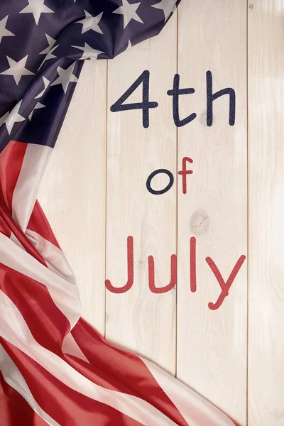 4. heinäkuuta, Yhdysvaltain itsenäisyyspäivä, kevyt puinen banneri, Amerikan lippu — kuvapankkivalokuva